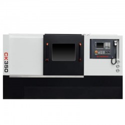TORNO CNC CORMAK 350x750 CON MANDRIL HIDRÁULICO DE 12 HERRAMIENTAS Y CONTROL SIEMENS SINUMERIK 808D
