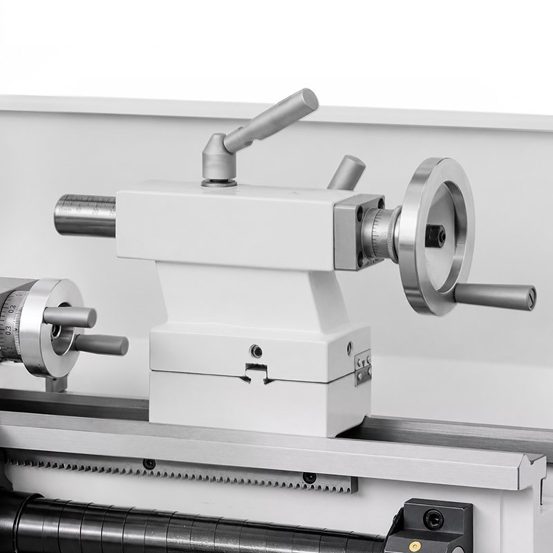 Torno universal convencional CORMAK TYTAN 210x400 VARIO 230V | Fabricante CORMAK