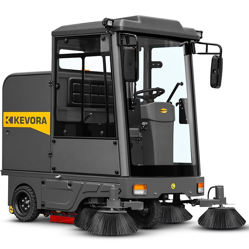 Barredora industrial autopropulsada CORMAK ZP15000 con asiento, pulverización de agua y cabina (hasta 13.750m³/h)