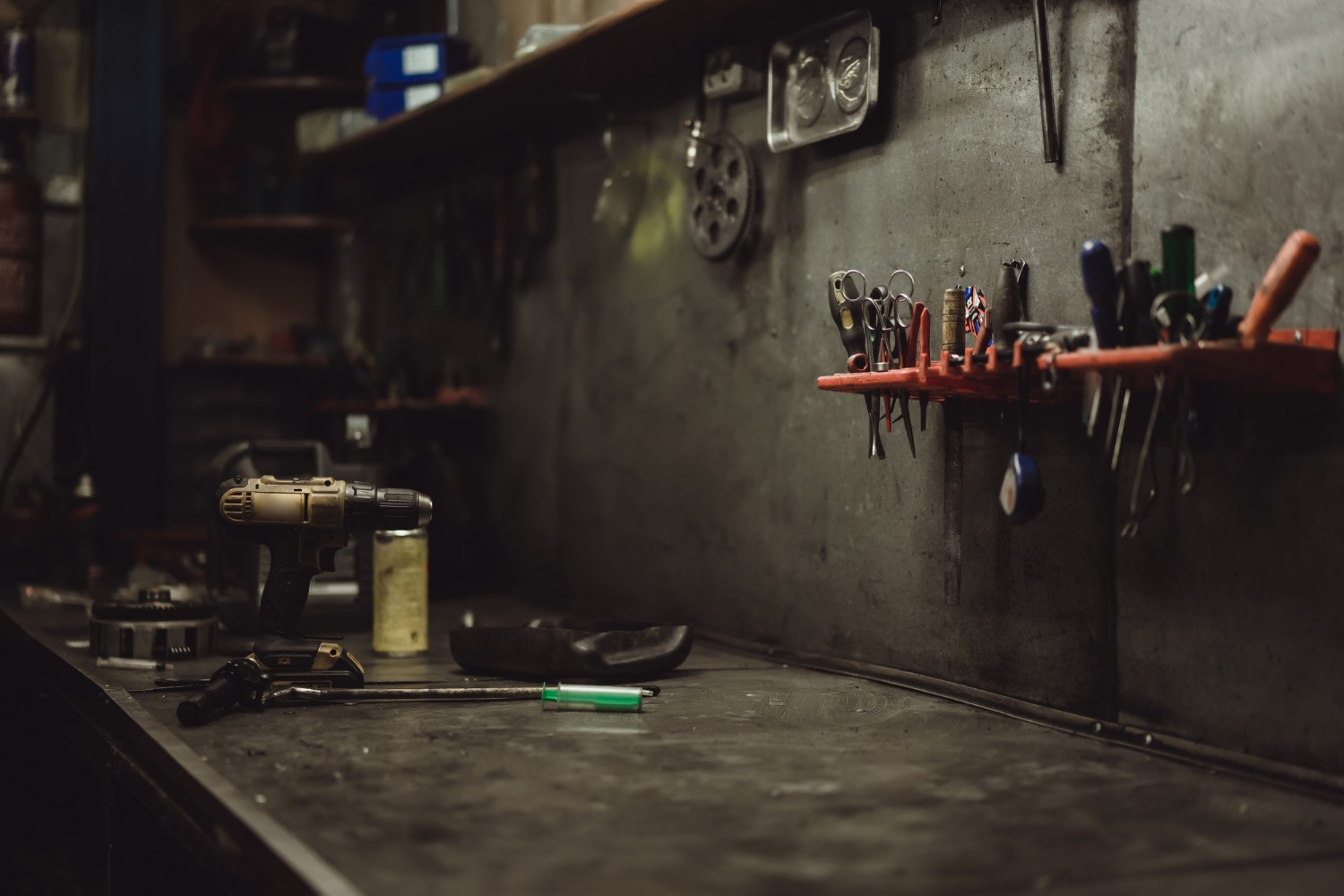 ¿Cómo organizar y equipar un taller de cerrajería?