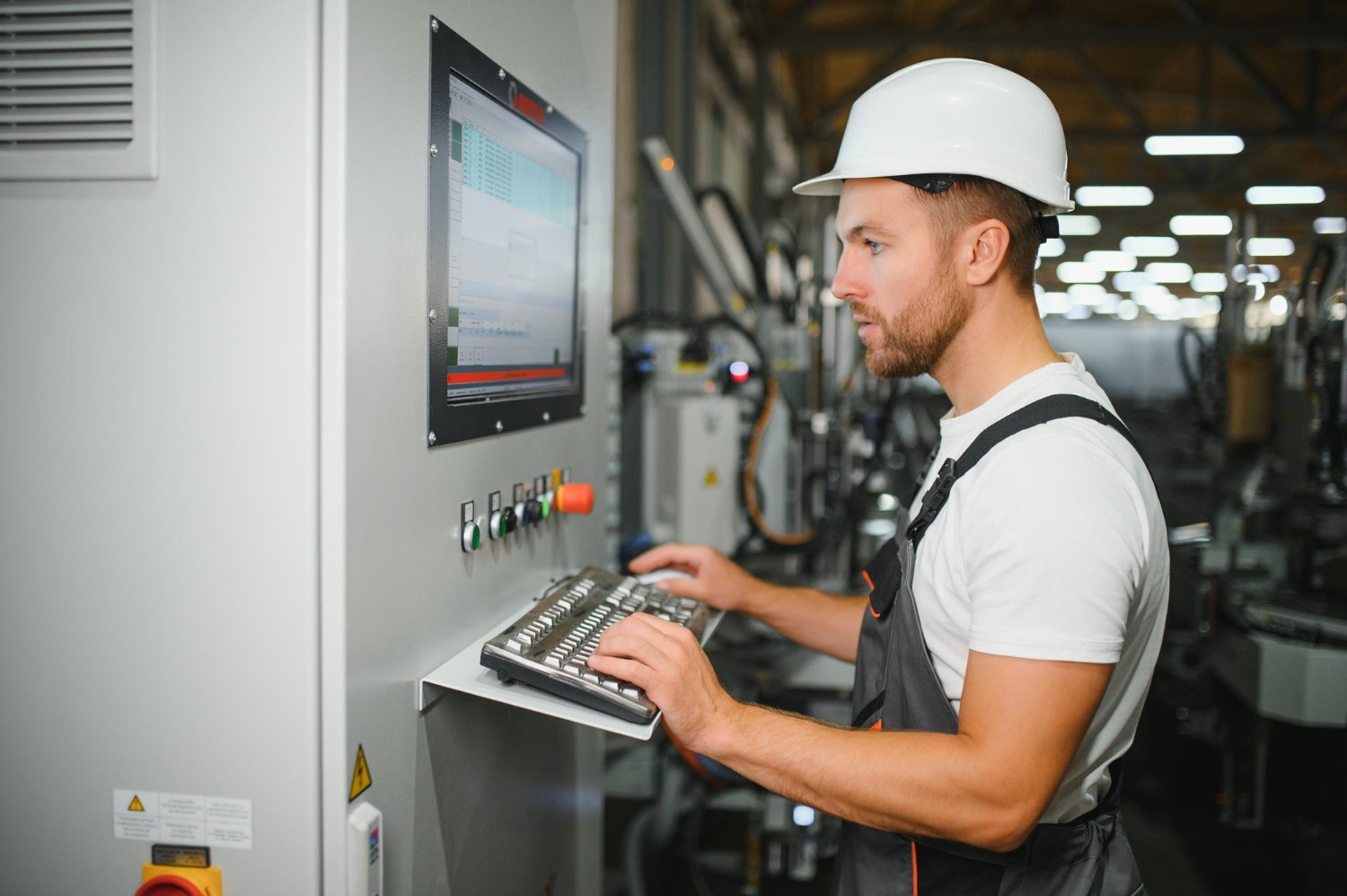 ¿En qué consiste la programación de máquinas CNC?